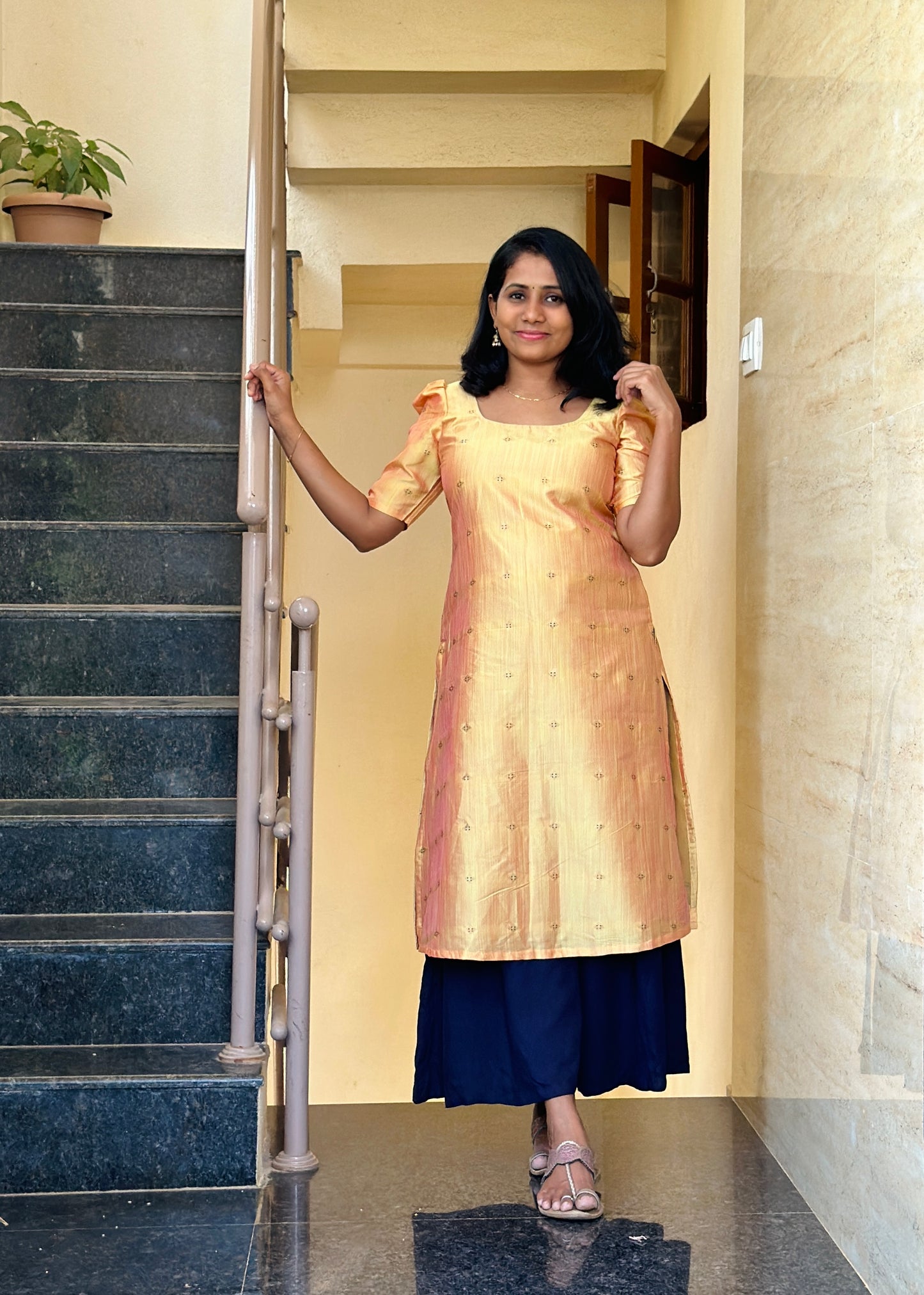 Jayani Gold kurti