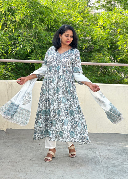 White Floral Alia cut Kurta set