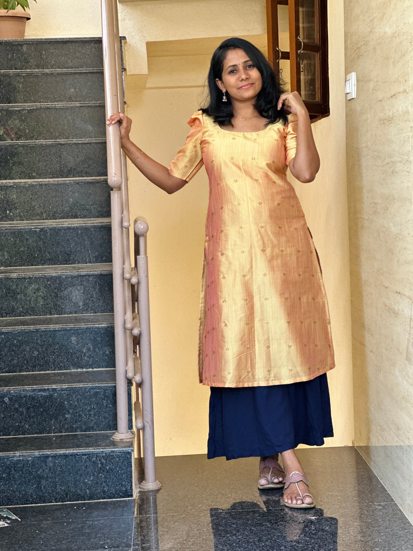 Jayani Gold kurti